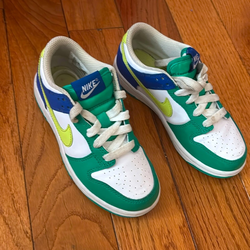 NIKE LOW DUNKS TODDLER SNEAKERS (Unisex Size 13c)